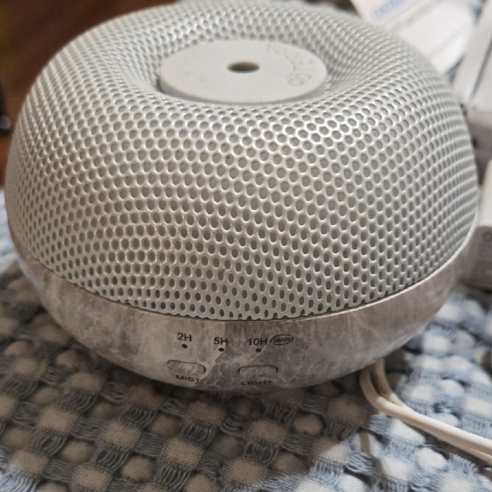 Silver and Gray Aromatherapy Diffuser